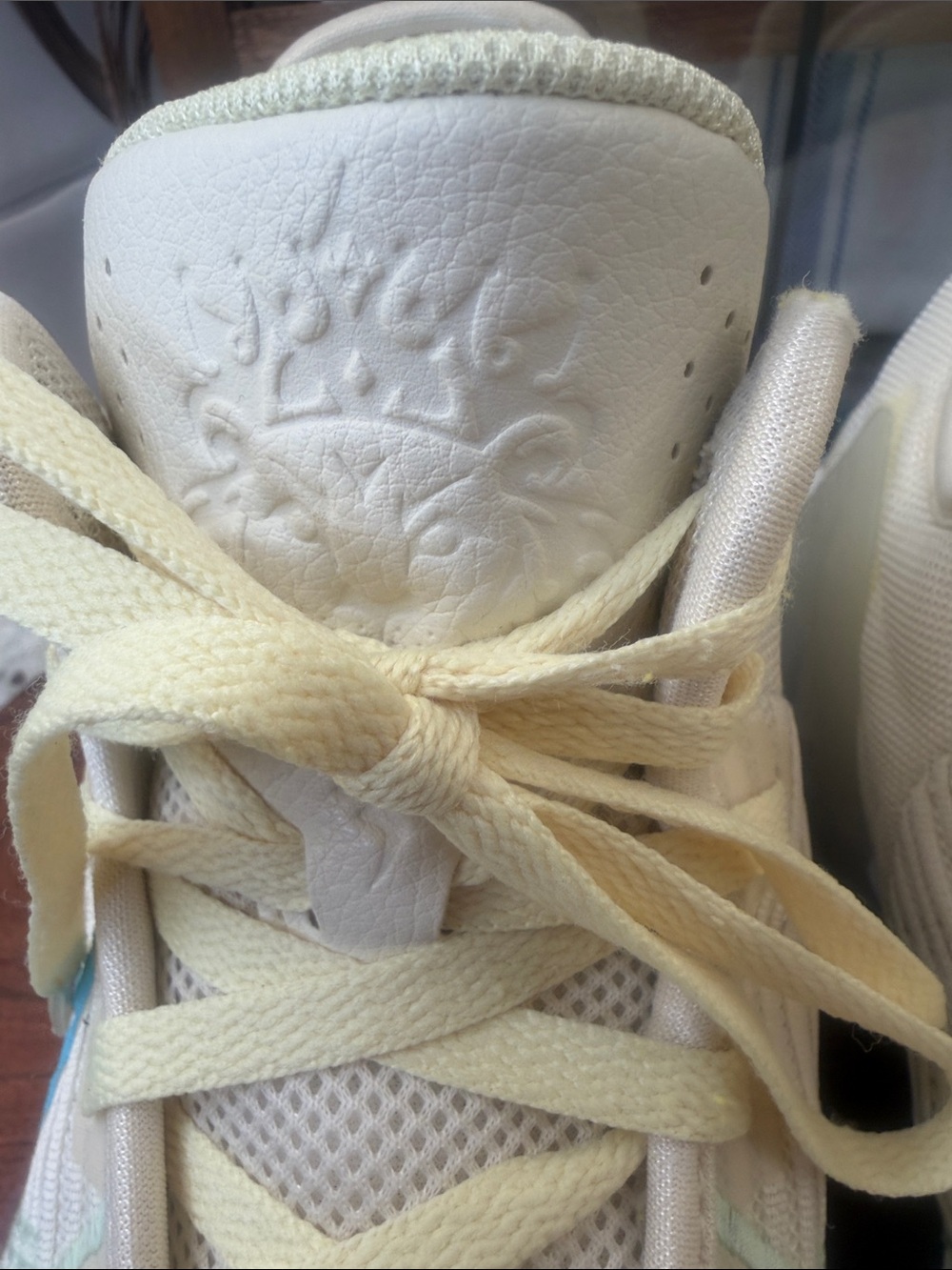 LeBron witness 6 Easter Sneakers - Picture 6 of 16